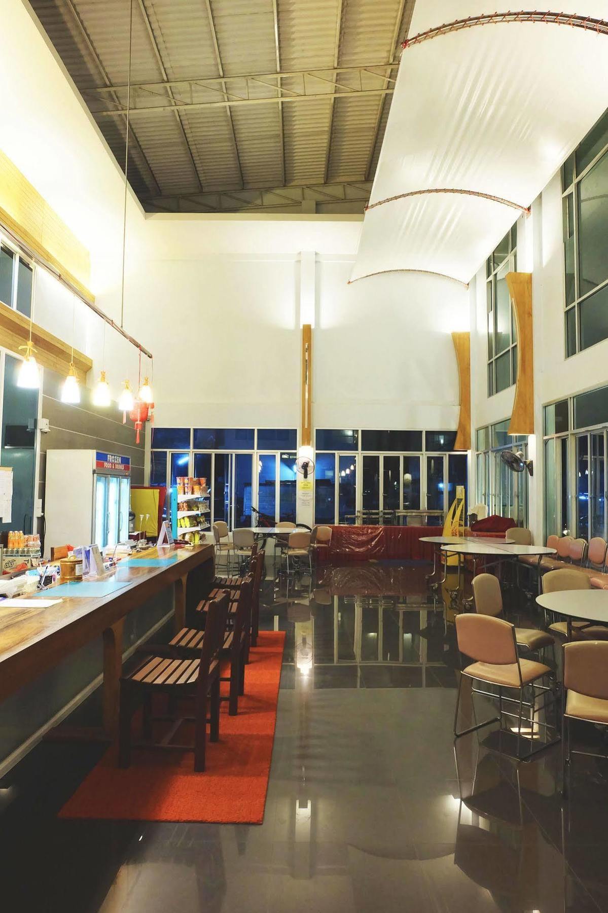 滨江大酒店 甲米 外观 照片